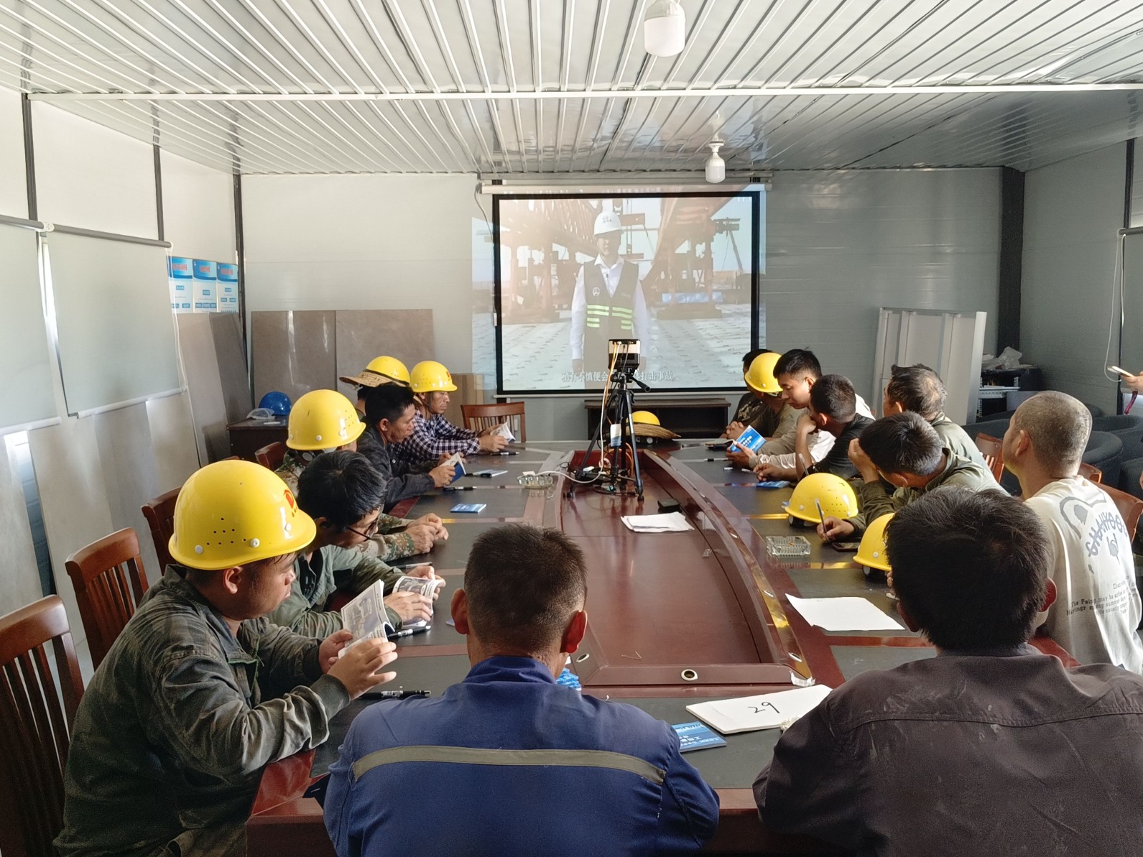 南平市質(zhì)量安全協(xié)會(huì)開展工傷預(yù)防系列宣傳活動(dòng),為安全生產(chǎn)保駕護(hù)航